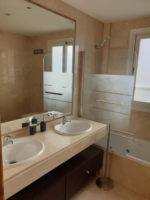 Chalet Ifema 5 Habitaciones 4 Banos, Parking Free Мадрид Экстерьер фото